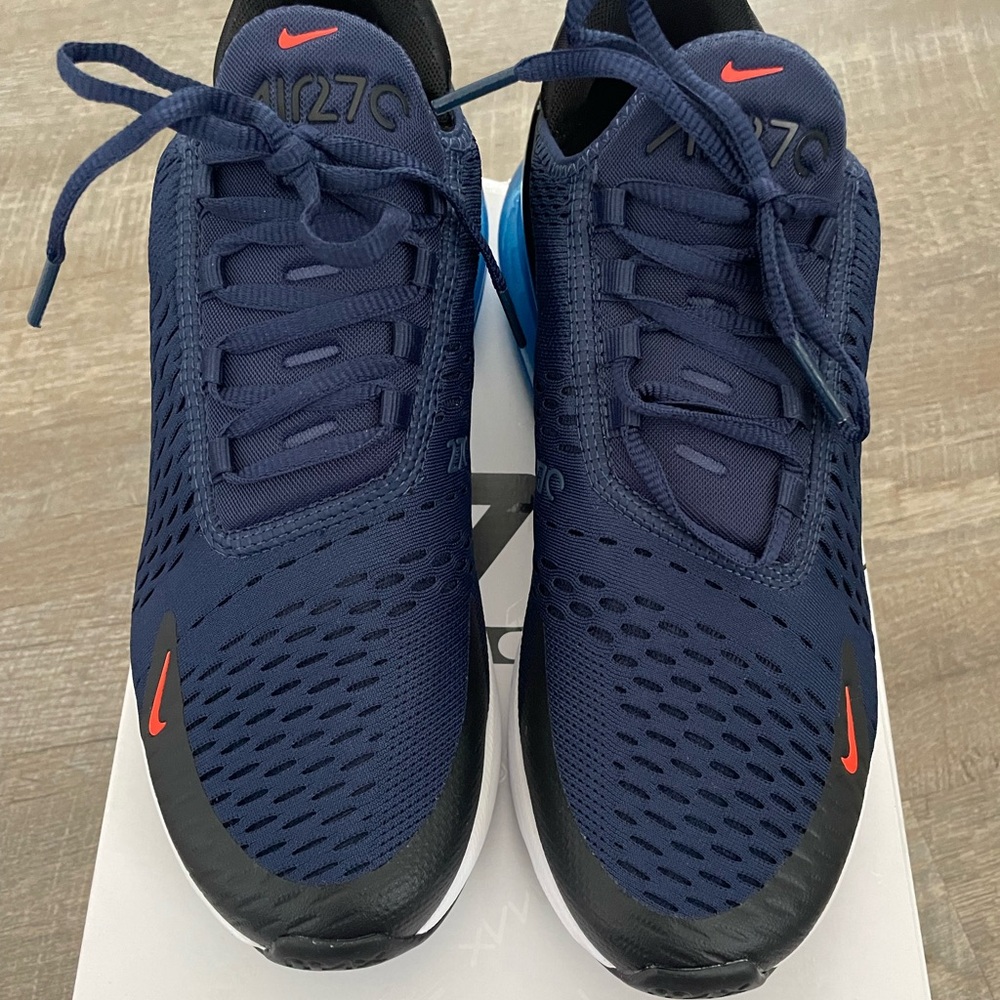 Men’s Nike Air sneakers -NEVER WORN! - Picture 6 of 9